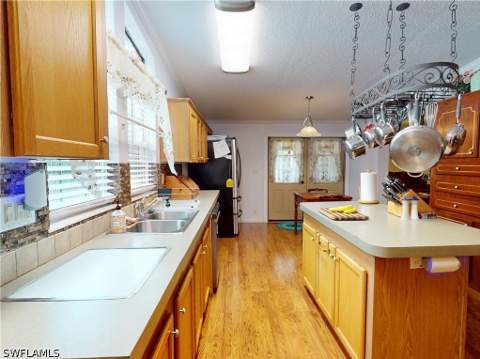 17021 Shelby Ln, North Fort Myers FL - photo 12 of 40