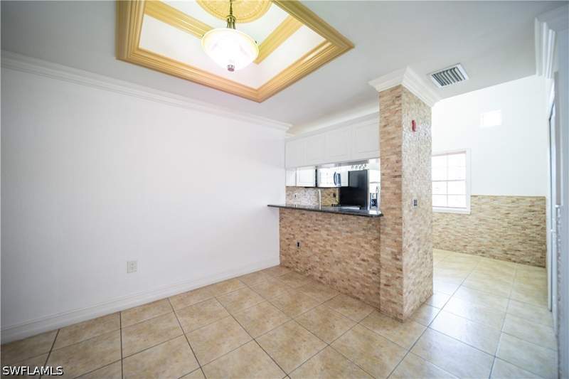 3 bedroom Condominium at 3407 Winkler Ave 304, Renaissance Village, Fort Myers — photo 2
