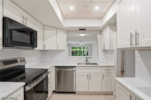 3150 Binnacle Dr 106, Naples FL - photo 8 of 27