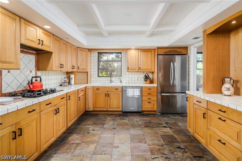 4 bedroom SingleFamilyResidence at 3301 31st Ave SW, Golden Gate Estates, Naples — photo 5