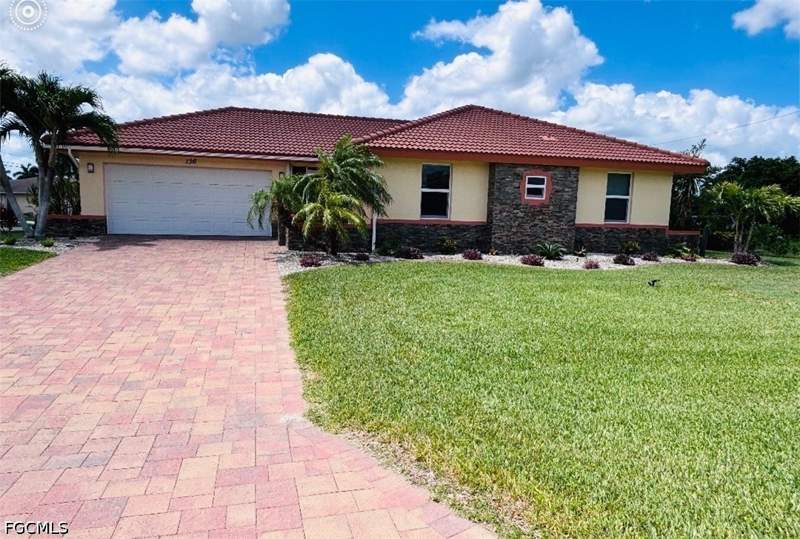 3 bedroom SingleFamilyResidence at 136 SE 45th Ter, Cape Coral, Cape Coral — photo 2