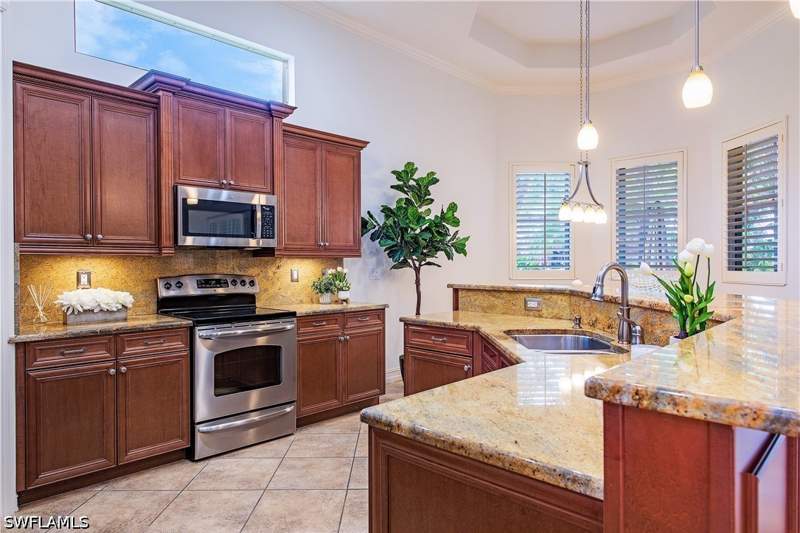 3 bedroom SingleFamilyResidence at 7643 Cottesmore Dr, Cottesmore, Naples — photo 4