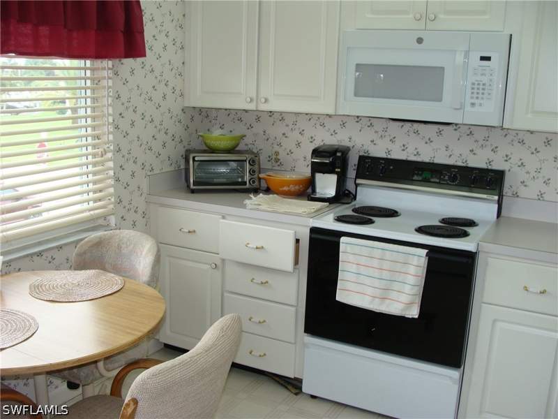 2 bedroom Condominium at 135 Quails Nest Rd 4, Glades Country Club, Naples — photo 5