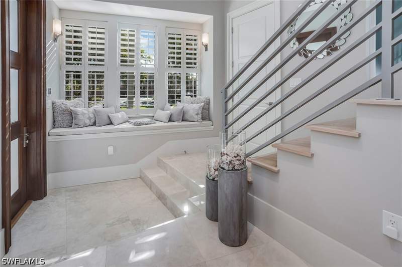 3 bedroom SingleFamilyResidence at 32 6th St S, Olde Naples, Naples — photo 5