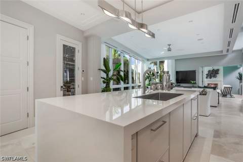 32 6th St S, Naples FL - photo 8 of 37