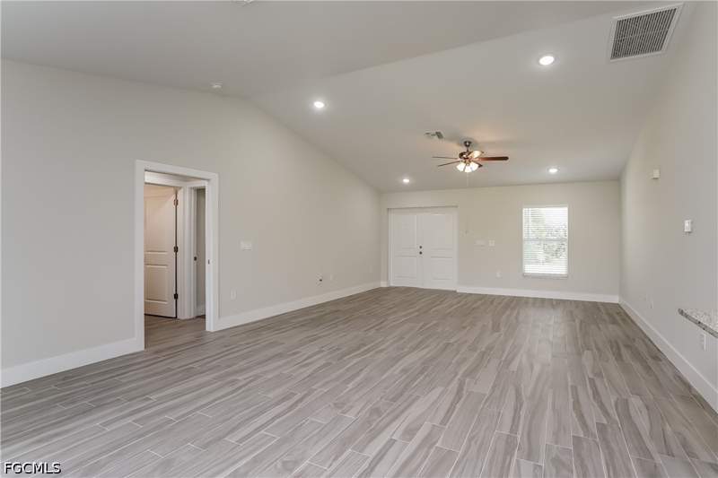 3 bedroom SingleFamilyResidence at 688 Manhattan St E, Lehigh Acres, Lehigh Acres — photo 3