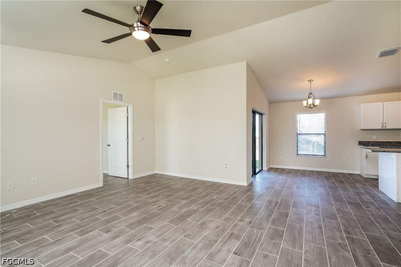 3 bedroom SingleFamilyResidence at 911 NE 9th St, Cape Coral, Cape Coral — photo 4