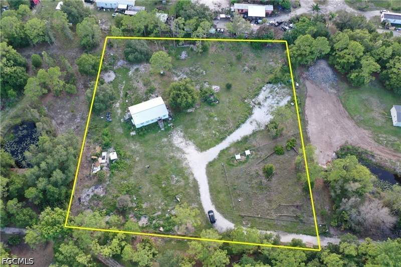 3 bedroom ManufacturedHome at 673 Evans Rd, Labelle, Labelle — photo 2