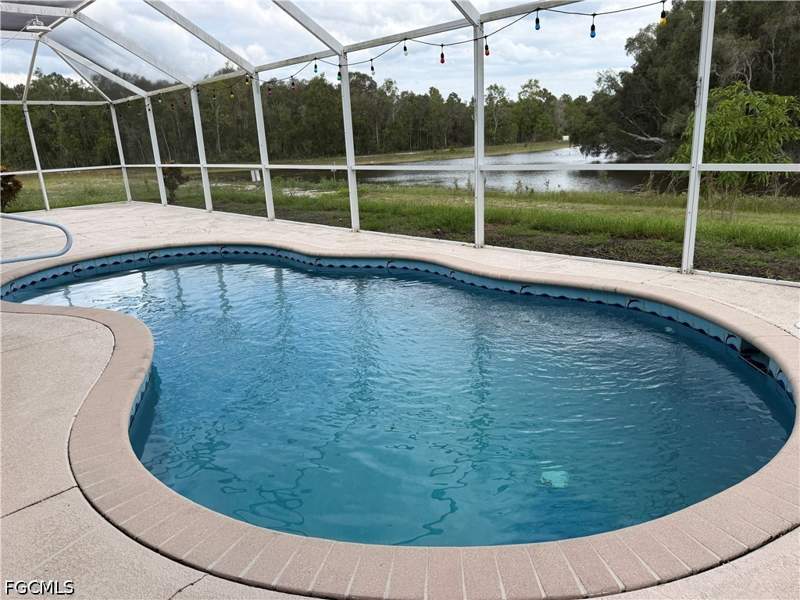 4 bedroom SingleFamilyResidence at 446 Jaipur Dr, Mirror Lakes, Lehigh Acres — photo 4