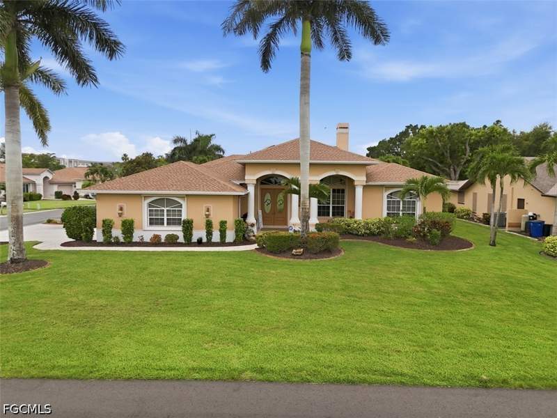 3 bedroom SingleFamilyResidence at 14760 Royal Oak Ct, Swan Lake South, Fort Myers — photo 2