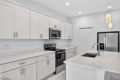 810 Jackson Ave, Lehigh Acres FL - photo 14 of 34