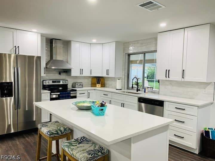 3 bedroom SingleFamilyResidence at 1111 SE 31st St, Cape Coral, Cape Coral — photo 5