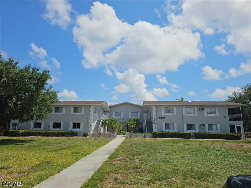 1 bedroom Condominium at 8101 Country Rd 201, Gladiolus Gardens Condo Assn, Fort Myers — photo 3