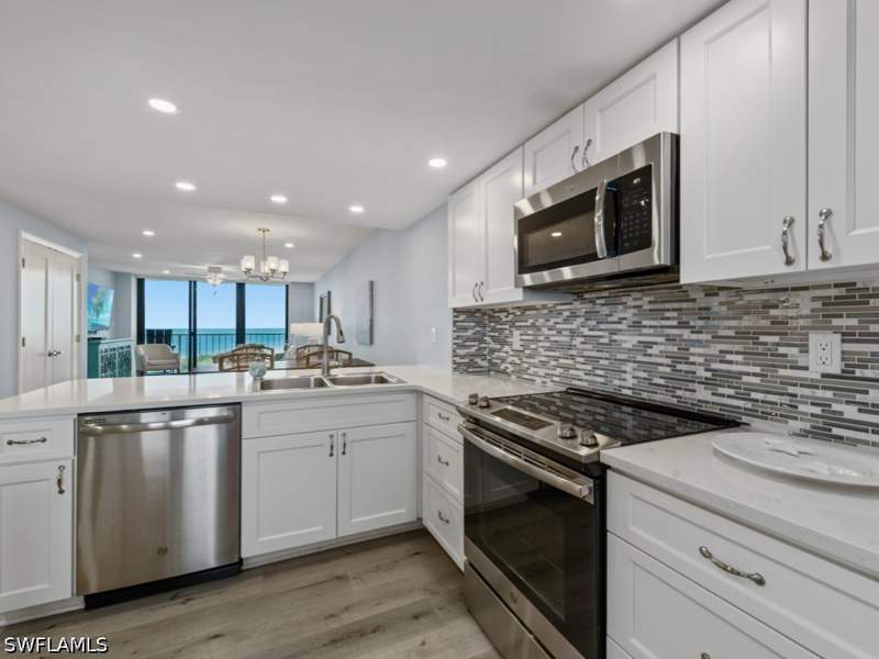 2 bedroom Condominium at 440 Seaview Ct 1502, South Seas, Marco Island — photo 4