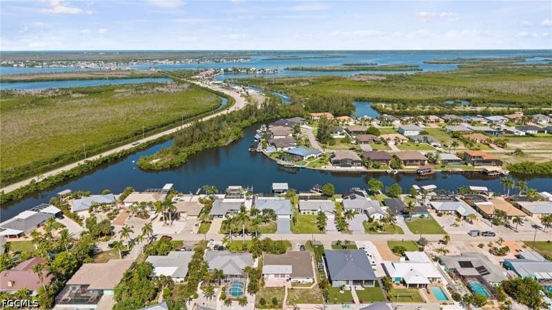 3 bedroom SingleFamilyResidence at 12213 Star Shell Dr, Matlacha Isles, Matlacha Isles — photo 5