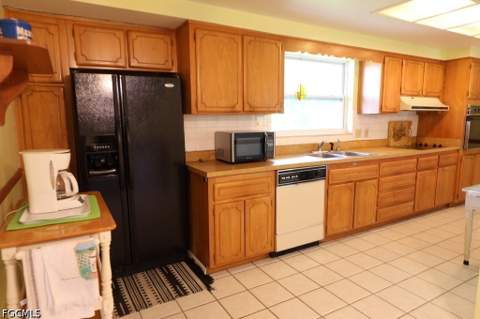 5227 Glade Ct, Cape Coral FL - photo 14 of 34