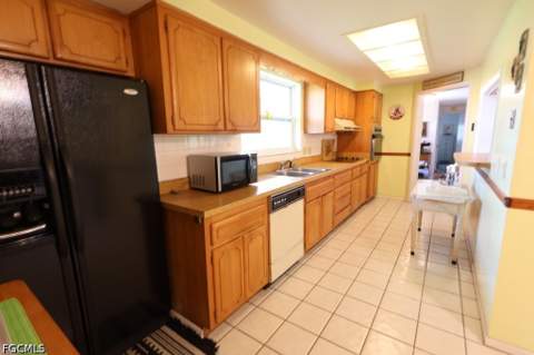 5227 Glade Ct, Cape Coral FL - photo 15 of 34