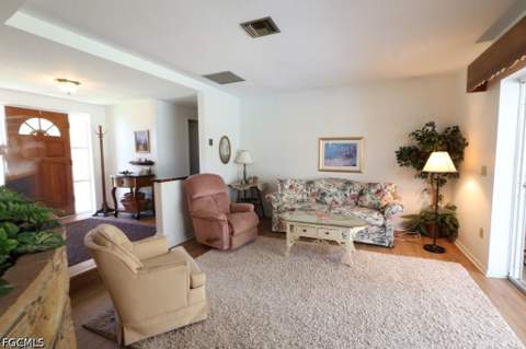 5227 Glade Ct, Cape Coral FL - photo 6 of 34