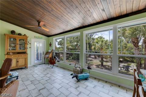 1318 Junonia St, Sanibel FL - photo 10 of 38