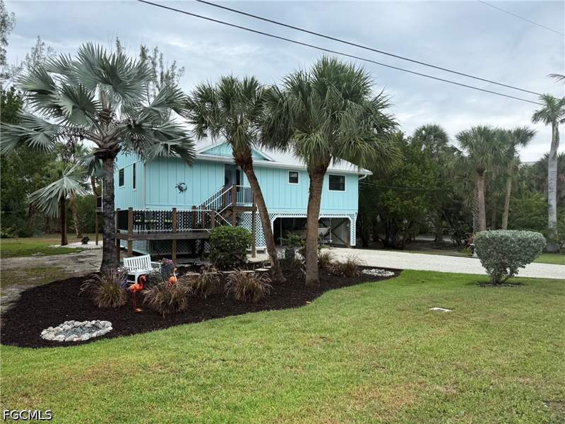 2 bedroom SingleFamilyResidence at 1318 Junonia St, Bayshore Village, Sanibel — photo 3