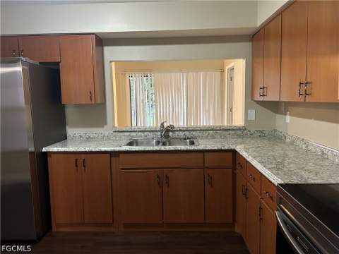 405 SW 43rd Ln, Cape Coral FL - photo 7 of 12