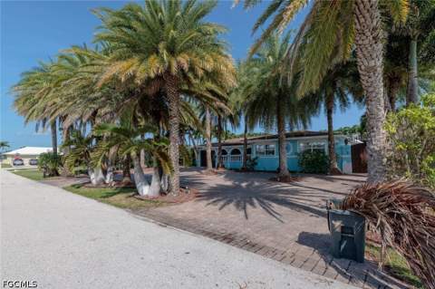 1013 SE 44th St, Cape Coral FL - photo 6 of 47