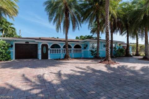 1013 SE 44th St, Cape Coral FL - photo 7 of 47