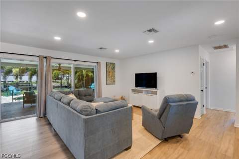 5118 York Ct, Cape Coral FL - photo 17 of 41