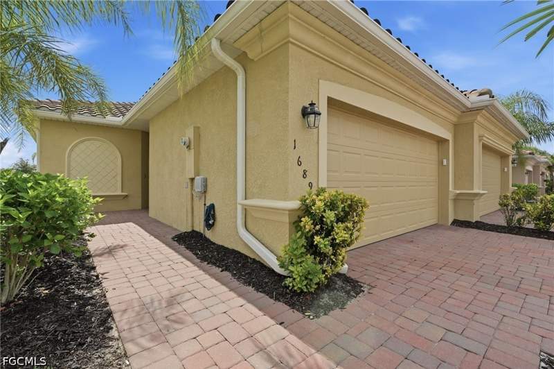 3 bedroom Attached at 1689 Alameda Dr, Orange Blossom Ranch, Naples — photo 2