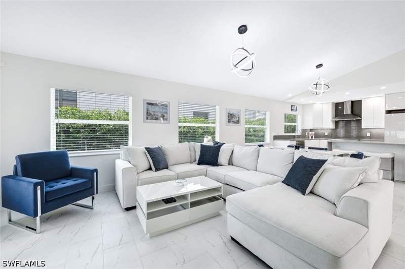 4 bedroom SingleFamilyResidence at 596 105th Ave N, Naples Park, Naples — photo 3