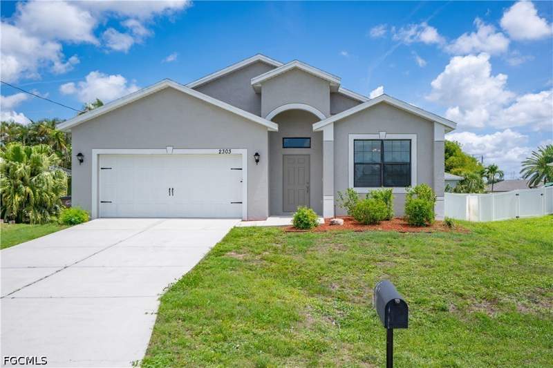 4 bedroom SingleFamilyResidence at 2303 SW 21st Ter, Cape Coral, Cape Coral — photo 2