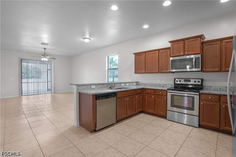 4 bedroom SingleFamilyResidence at 2303 SW 21st Ter, Cape Coral, Cape Coral — photo 4