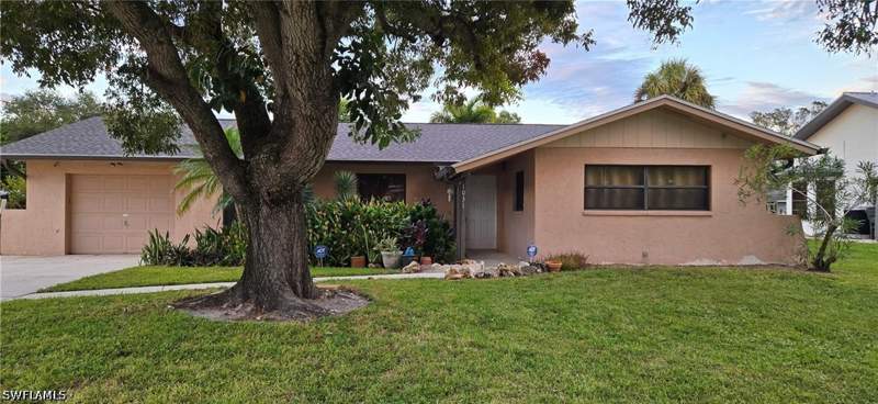 2 bedroom SingleFamilyResidence at 1031 Averly St, Whiskey Creek, Fort Myers — photo 2