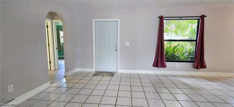 2 bedroom SingleFamilyResidence at 1031 Averly St, Whiskey Creek, Fort Myers — photo 5
