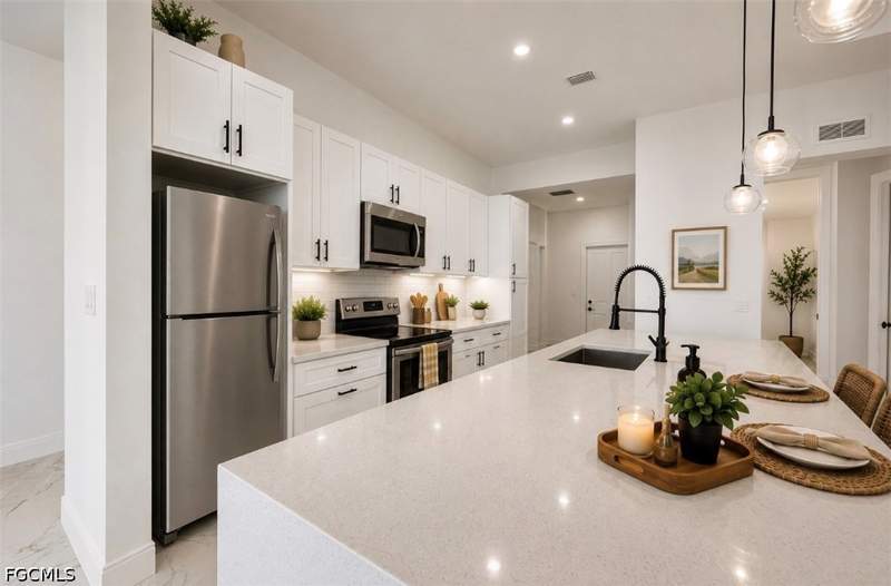 3 bedroom SingleFamilyResidence at 605 E 14th ST, LEHIGH ACRES, Lehigh Acres — photo 4