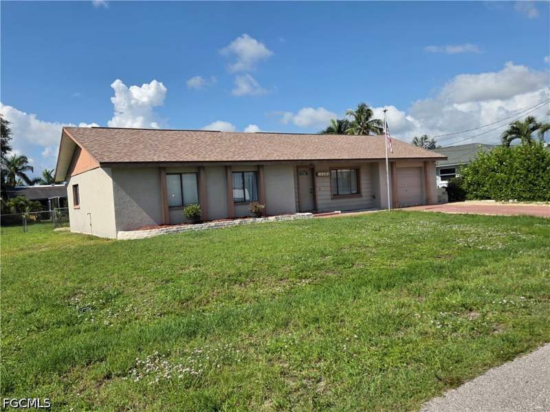 4 bedroom SingleFamilyResidence at 1204 SE 15th St, Cape Coral, Cape Coral — photo 2