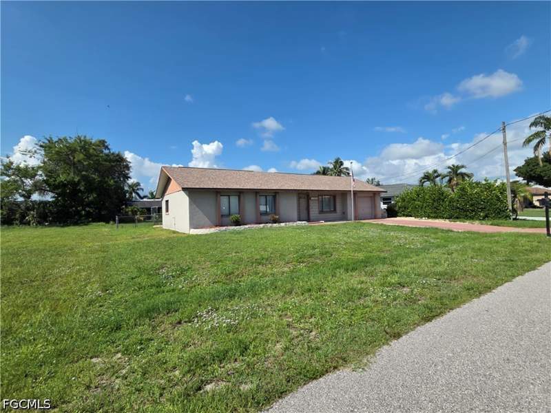 4 bedroom SingleFamilyResidence at 1204 SE 15th St, Cape Coral, Cape Coral — photo 3