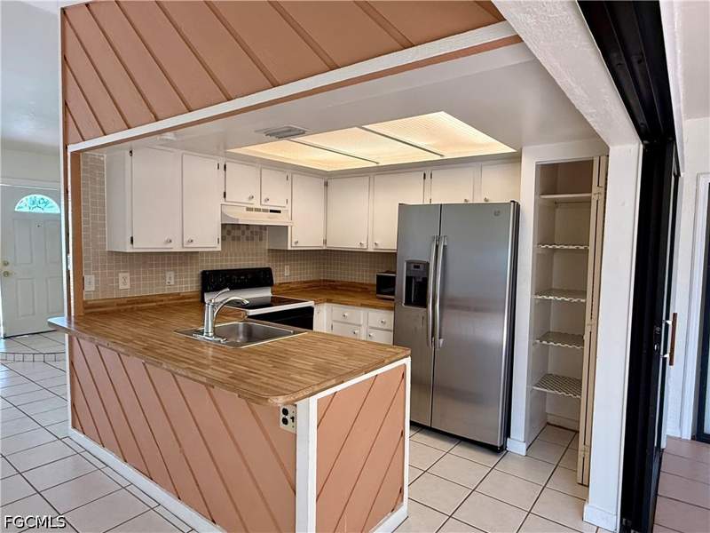 4 bedroom SingleFamilyResidence at 1204 SE 15th St, Cape Coral, Cape Coral — photo 5