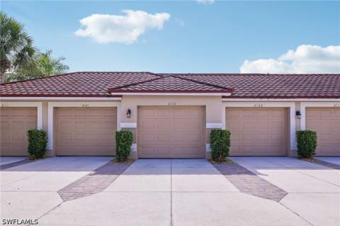 2810 Cypress Trace Cir 2112, Naples FL - photo 13 of 46