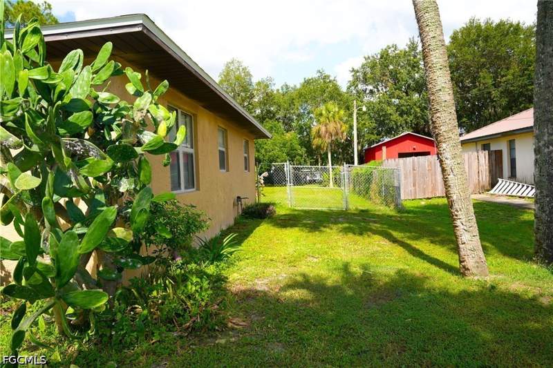 2 bedroom SingleFamilyResidence at 114 Greenwood Ave, Lehigh Acres, Lehigh Acres — photo 3