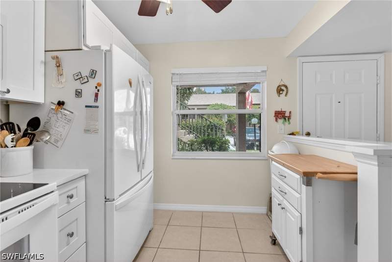 2 bedroom Condominium at 5725 Foxlake Dr 5, Foxmoor Village Condo, North Fort Myers — photo 5
