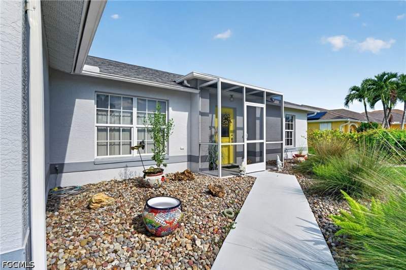 3 bedroom SingleFamilyResidence at 3820 SW 20th Ave, Cape Coral, Cape Coral — photo 2