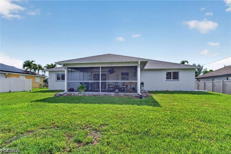 3 bedroom SingleFamilyResidence at 3820 SW 20th Ave, Cape Coral, Cape Coral — photo 3