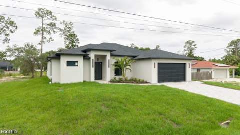 814 Clayton Ave, Lehigh Acres FL - photo 8 of 50