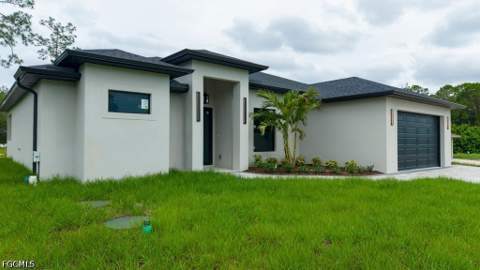 814 Clayton Ave, Lehigh Acres FL - photo 9 of 50