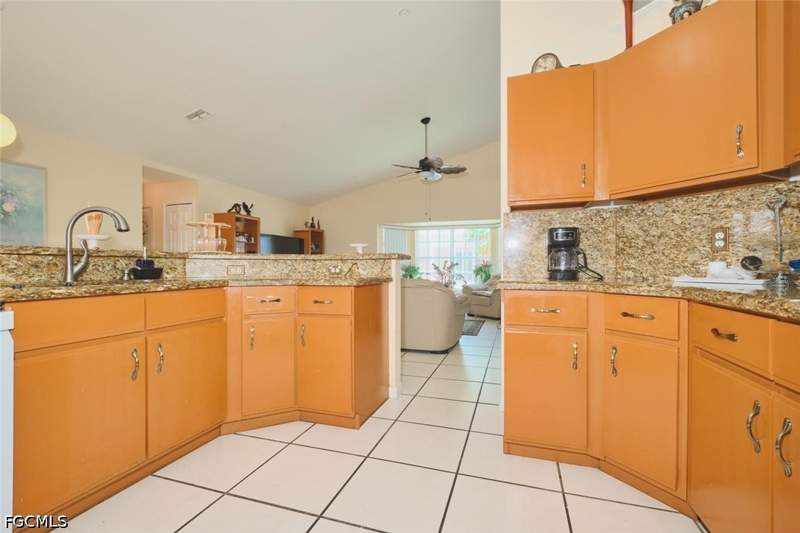 3 bedroom SingleFamilyResidence at 2817 SW 43rd St, Cape Coral, Cape Coral — photo 4