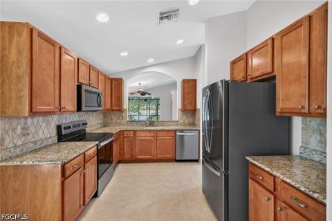 1574 Windamere Ln, Naples FL - photo 7 of 36