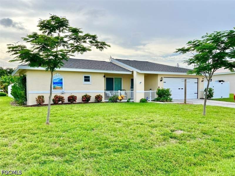 2 bedroom SingleFamilyResidence at 2314 SE 18th Pl, Cape Coral, Cape Coral — photo 2