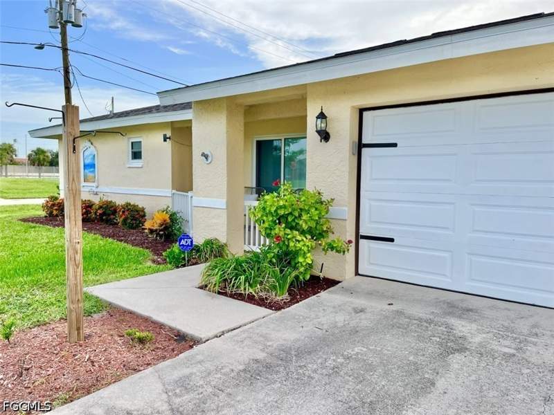 2 bedroom SingleFamilyResidence at 2314 SE 18th Pl, Cape Coral, Cape Coral — photo 3