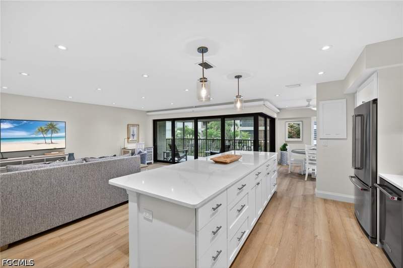 2 bedroom Condominium at 2721 W Gulf Dr 108, Kings Crown, Sanibel — photo 4